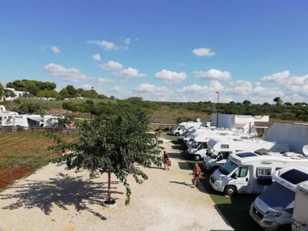 Hotel Sosta Camper La Specchia San Pietro in Bevagna Exterior foto